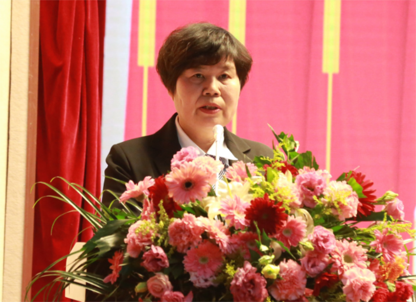 华球线上平台,华球（中国）第一届党委班子选举大会---徐州市树恩中学总校长薛淑萍同志致开幕辞